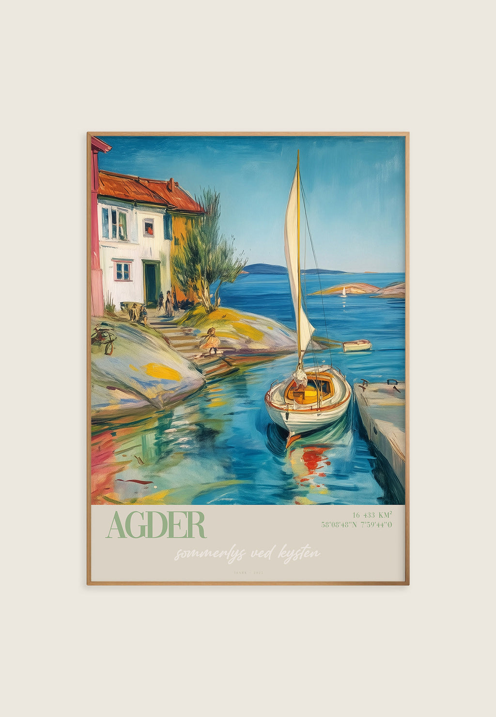 Agder kunsttrykk av ISARK – nordisk kystmotiv med seilbåt og sommerlys, trykket på matt arkivbestandig Fine Art papir. giclee 