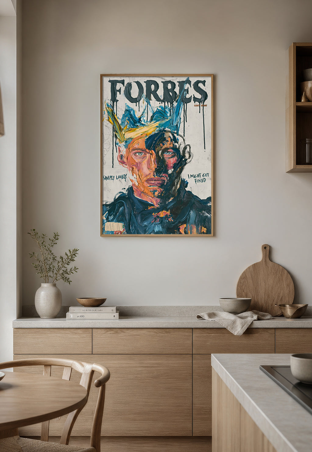 Forbes-inspirert kunsttrykk med Max Verstappen i treramme på lys vegg over en kjøkkenbenk. Interiørillustrasjon.